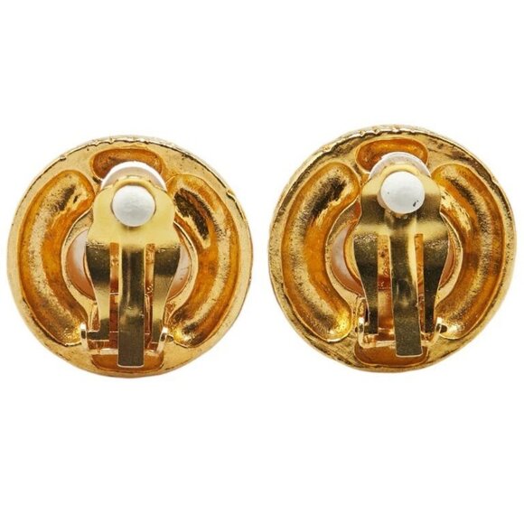 CHANEL CC Logos Pearl Round Clip-On Earrings Gold Tone Auth w/Box #07890 - Picture 3 of 6